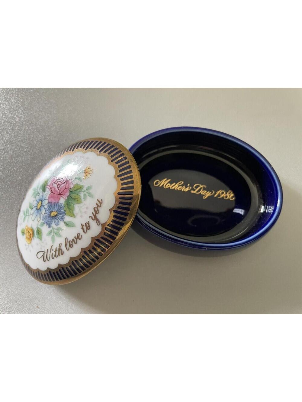 Vintage Avon 1986 Mother's Day Porcelain Trinket Box "With Love To You"